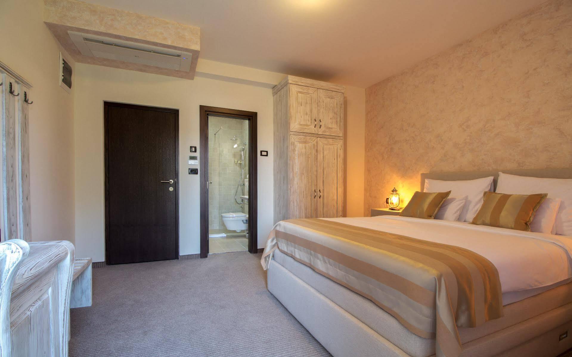 Hotel Helada ติวัต ภายนอก รูปภาพ