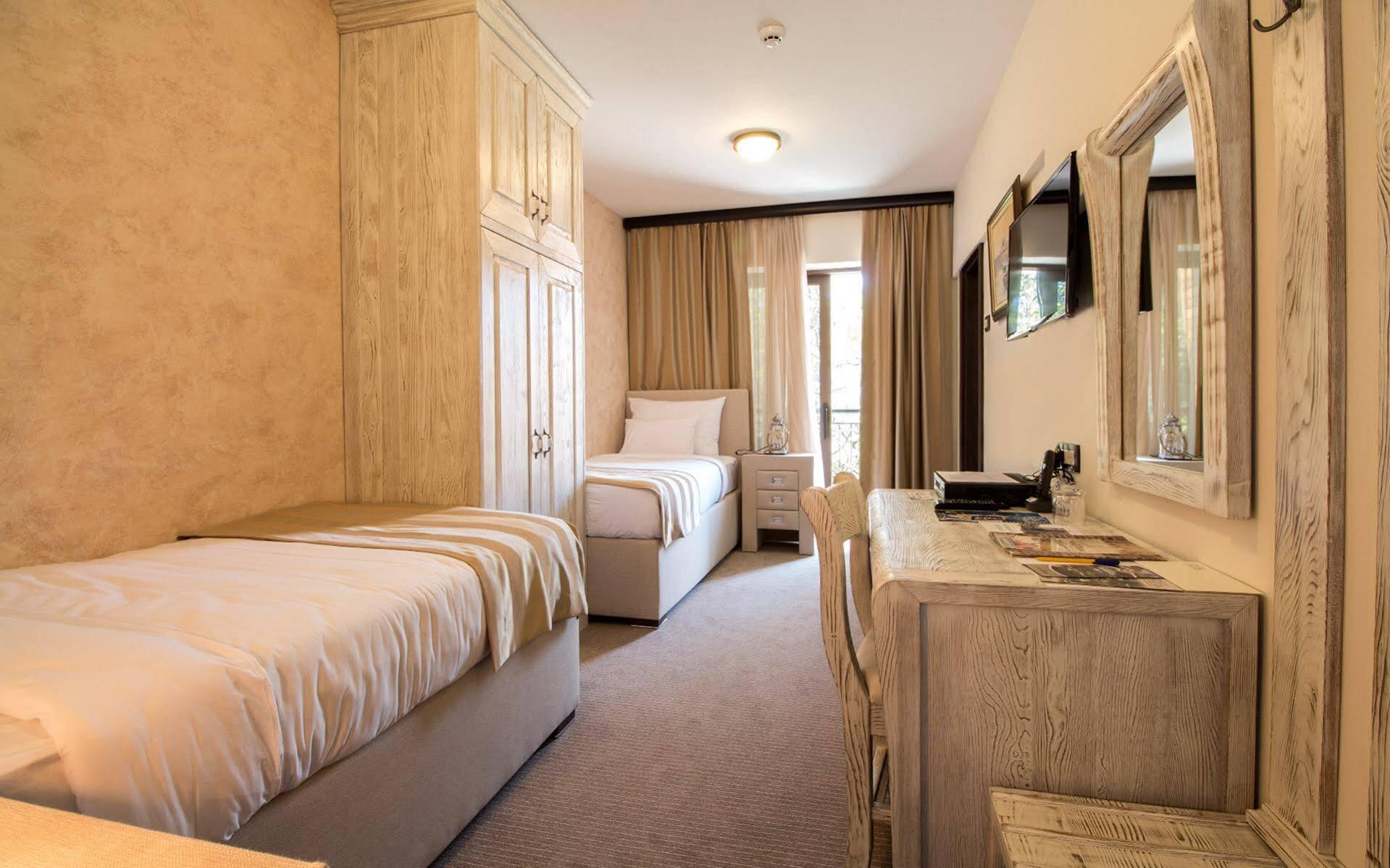 Hotel Helada ติวัต ภายนอก รูปภาพ