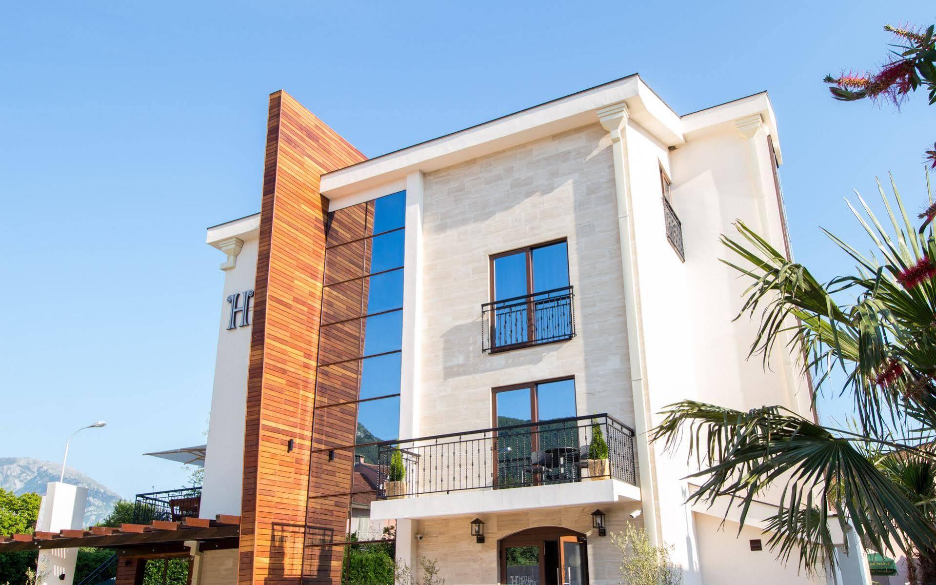 Hotel Helada ติวัต ภายนอก รูปภาพ